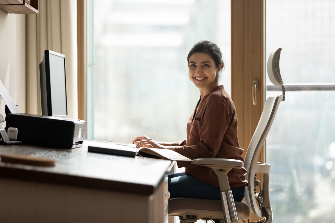 Contoh kursi kantor yang ergonomis